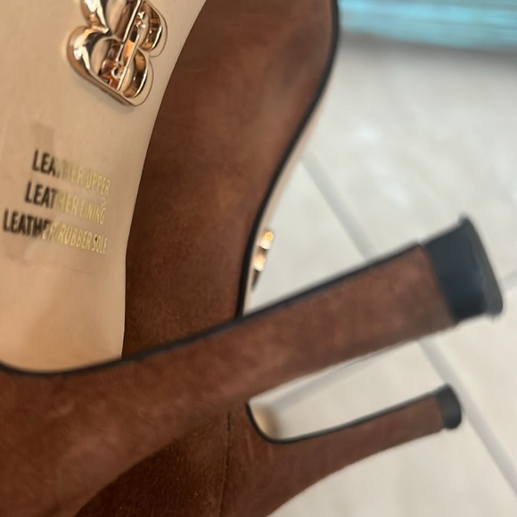 BEAUTIISOLES Brandi Pointed Toe Bootie Size 7 1/2 Excellent Pre-Owned Condition - Picture 9 of 9